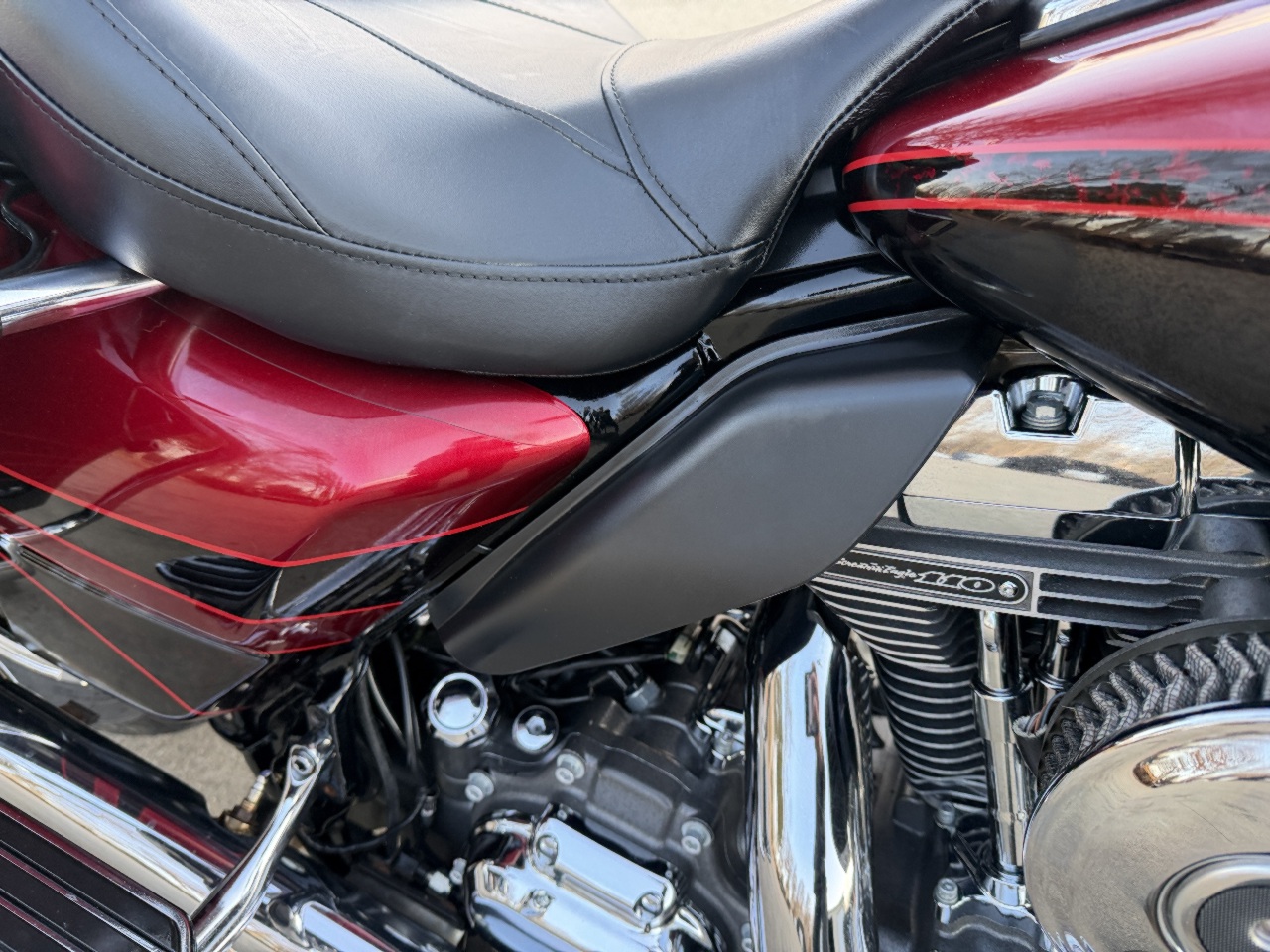 2011 Harley-Davidson FLHTRUSE CVO Road Glide Ultra